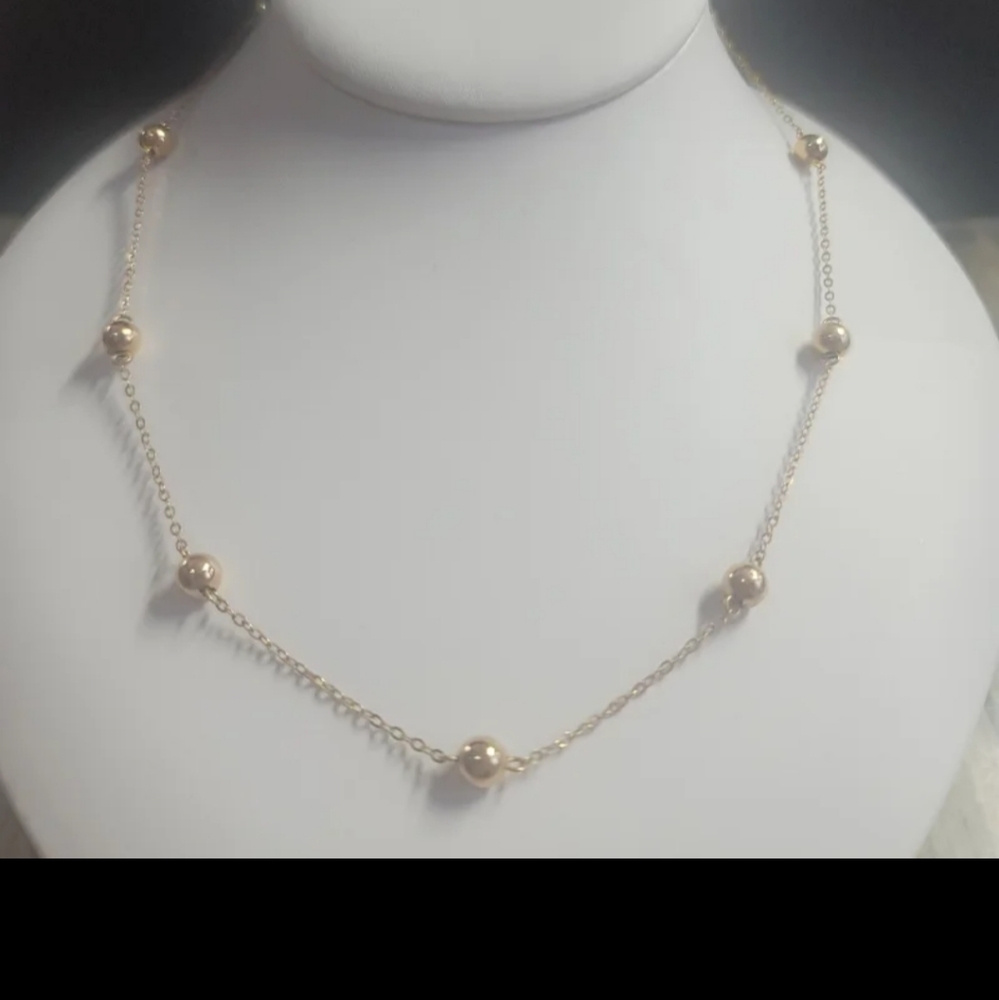 N82  10k Gold Ball Station Necklace